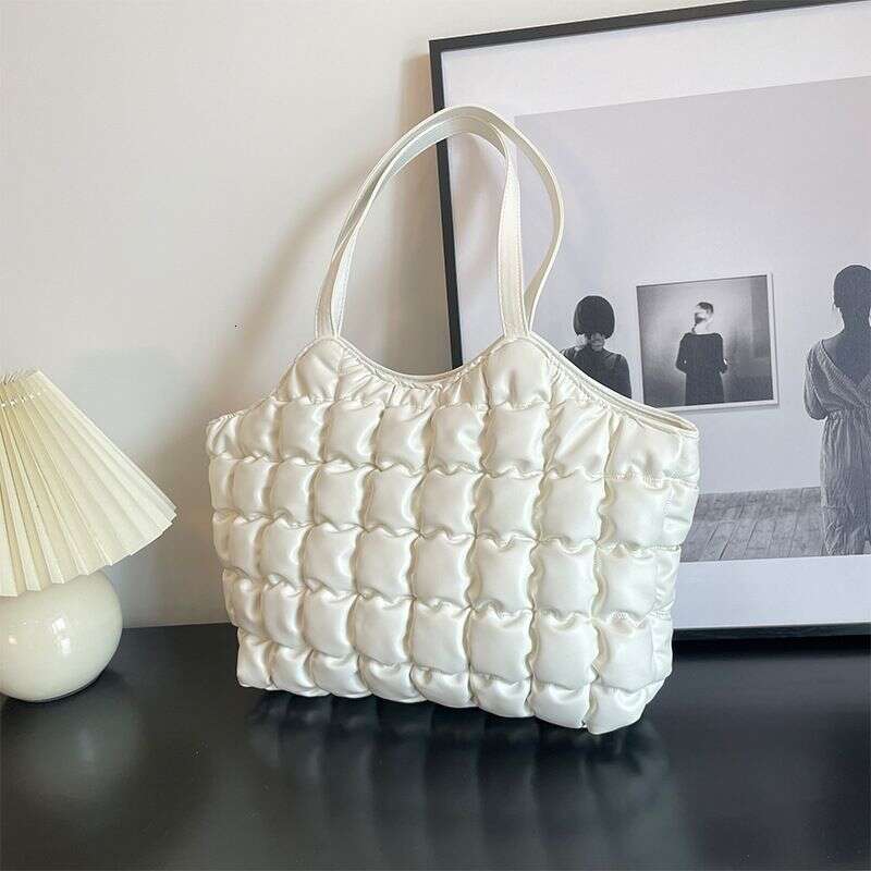 OLOEY Large Capacity Cloud Fold Foreign Trade New Embroidery Thread Fashion Portable Puff Bag Commuting Shoulder Women S Tote