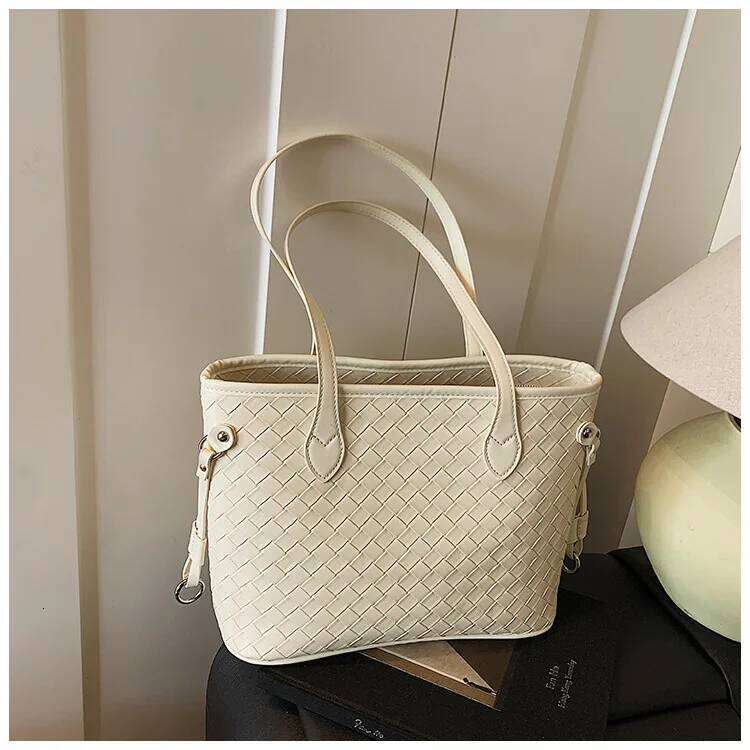 New Arrival Women S Woven Tote Bag Fashionable Emed Finish With Spacious Compartment For Daily Weekend Needs