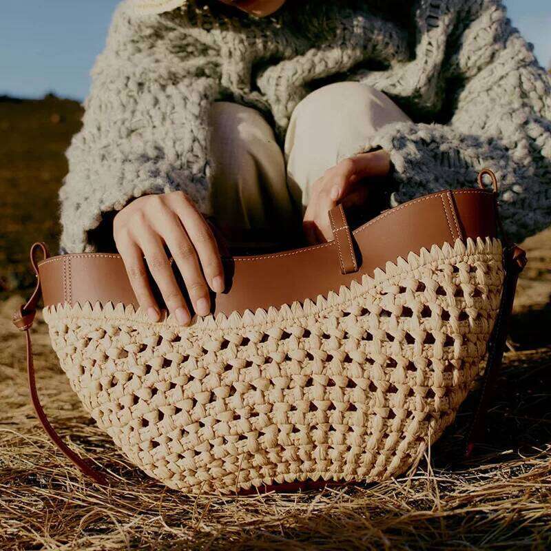 Retro Bohemian Female Large Capacity Basket Bag New Fashion Grass Woven Portable Beach Single Shoulder Bags
