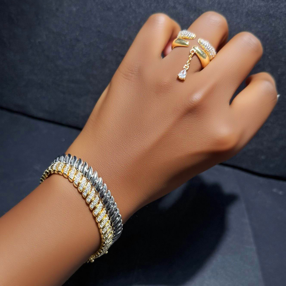 2025 NEW High Quality Bling Cubic Zirconia 7MM leaf Shaped Charm choker Fashion Women necklace Christmas Gift