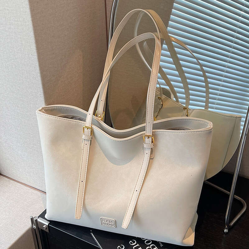 Trendy Bags 2025 New Tote Luxury Large Capacity Simple Fashion Shoulder Student Class Designer Commuting Bag