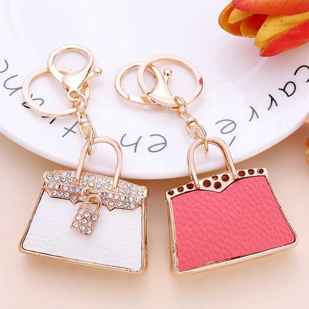 Fashion Cute Leather Crystal Wen Handbag Keychain Rhinestone Lock Bag La Wedding Jewelry Trinket Car Keychain Girl Gift K63 Y250815