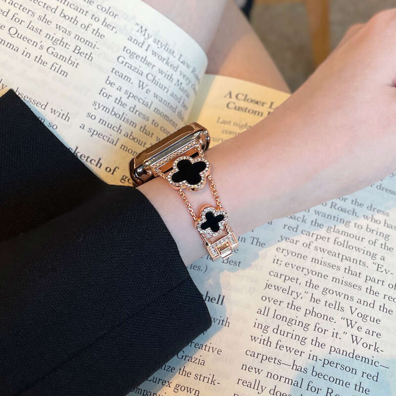 Metal Four-Leaf Clover Fine Dia Compatible with 9 Apple Watch iWatch 8 7 6 Series SE Strap High-End Women