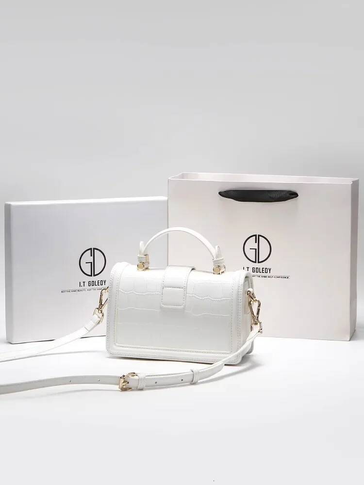 Designer Bags With High Quality Alligator Printing Leather And Delicate Metal Design Women's Portable Shoulder Bag