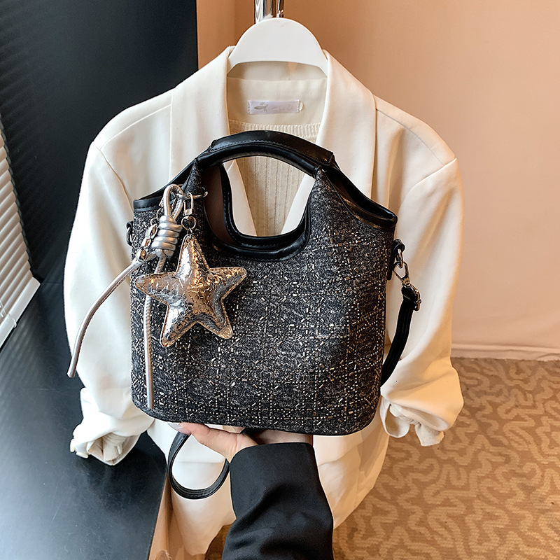 Fashionable Women's Versatile Hot Diamond Handbag Free Shipping Designer Niche Simple Single Shoulder Crossbody Bag New Korean Bucket Bag Luxury 