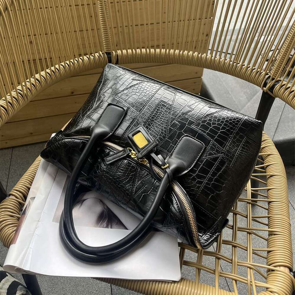 2025 New Design High-End Handbag Single Shoulder Crossbody Pillow Soft Leather Small Bag