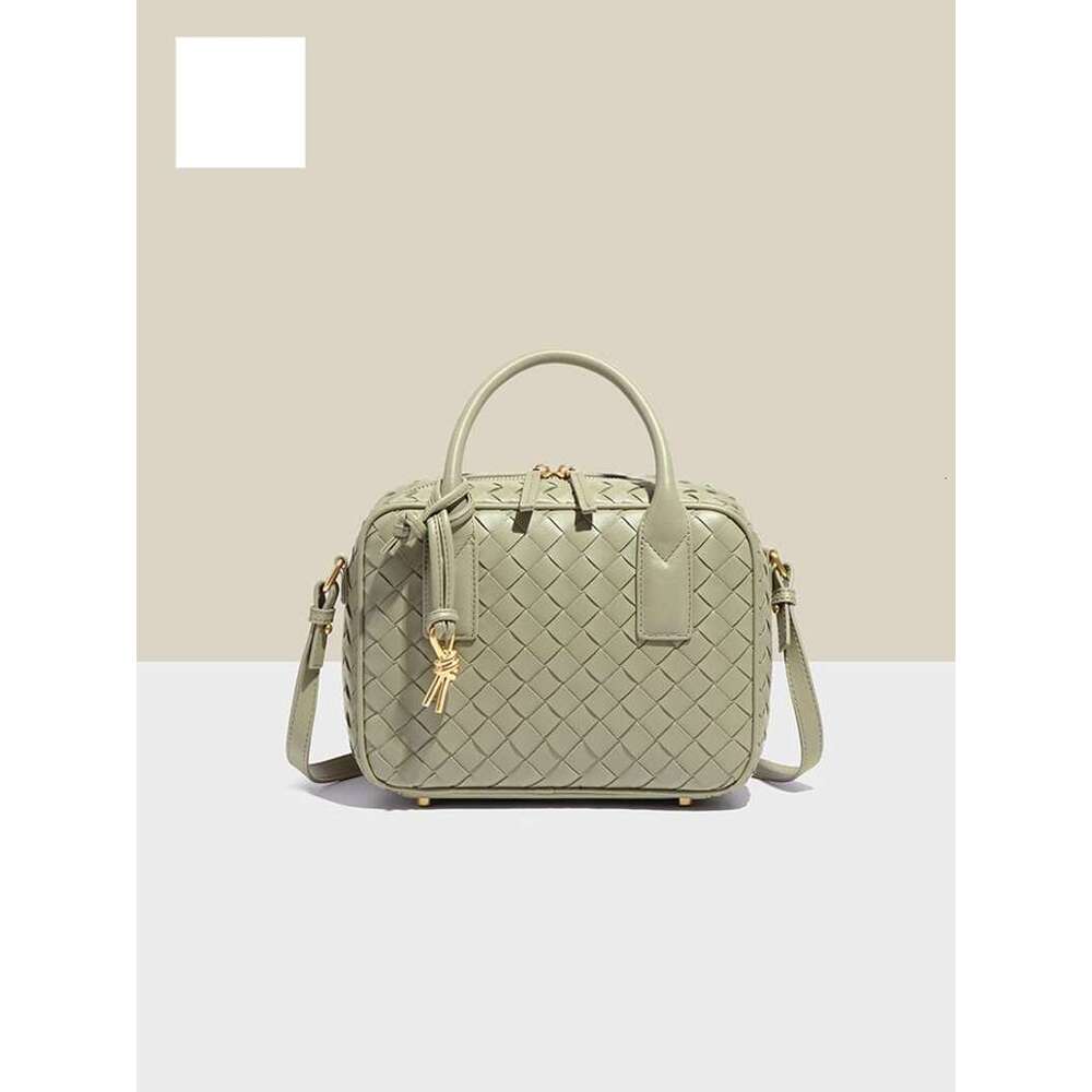 High-Grade Hand-Woven Fashion Hand Texture Autumn/Winter Single Shoulder Crossbody Pillow Bag