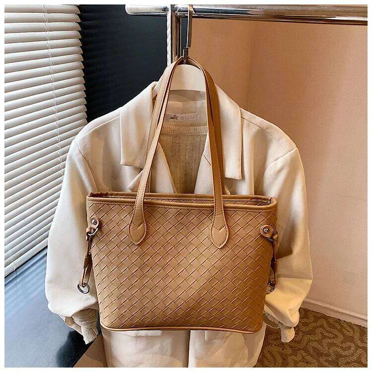 New Arrival Women S Woven Tote Bag Fashionable Emed Finish With Spacious Compartment For Daily Weekend Needs