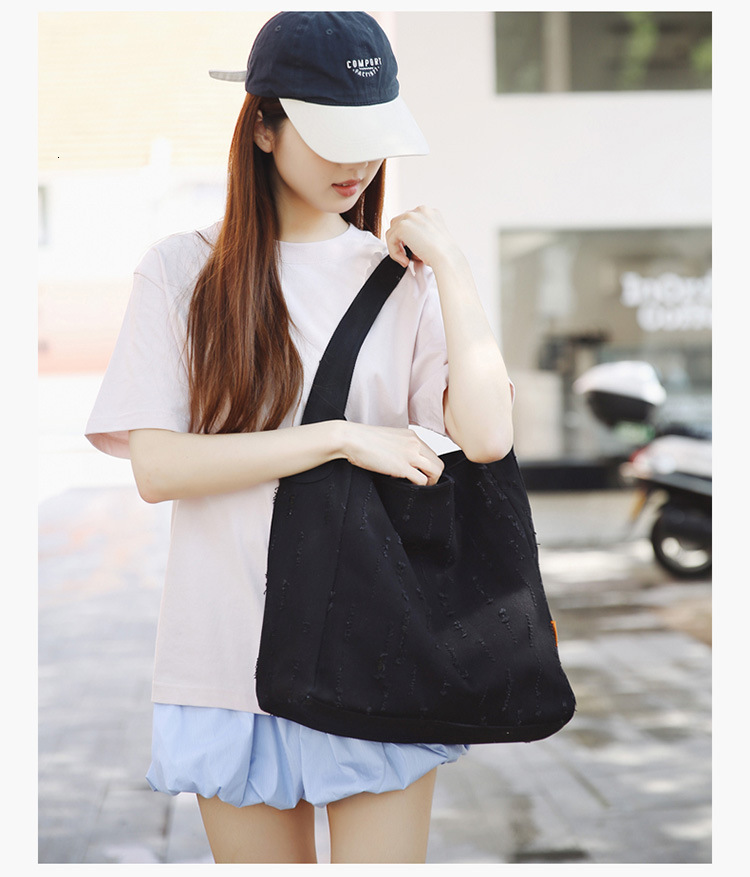 Autumn New Women's Shoulder Bag Denim Canvas Bag Shoulder Bag Design Sense Niche Commuting Large Capacity Handbag Bag Autumn New Designer Bag