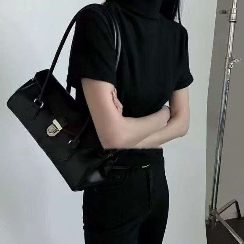 Designer Bag Tote bag Shoulder bag College Style Simple Single Underarm Ins High End Niche Motorcycle Trend