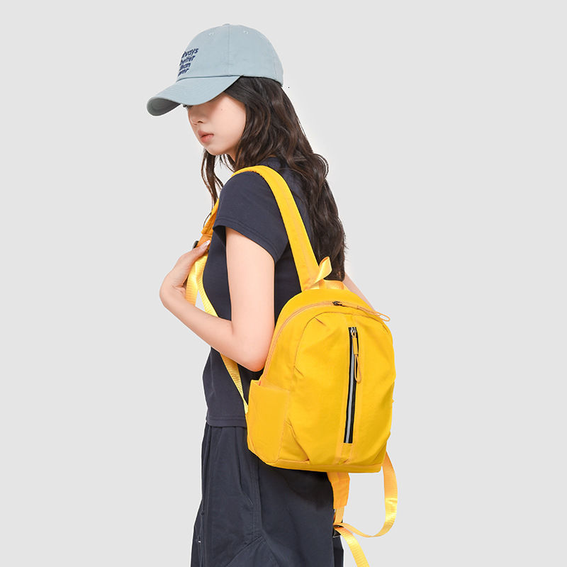 2025 Autumn New Neutral Style Backpack Outdoor Travel Backpack Women's New Small Backpack Commuting Fashion Women's Autumn New Designer Bag