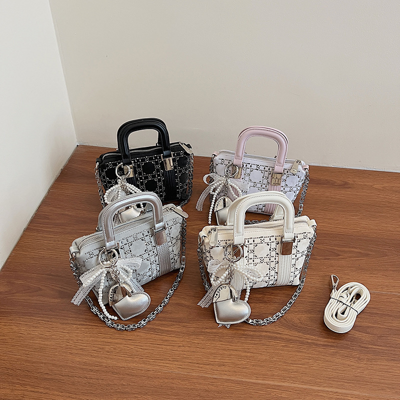 Free Shipping Designer Luxury Korean Sequin Women's Handbag High-quality Handheld Bowling Bag New Fashion Color Block Shoulder Bag Pillow Bag Cas