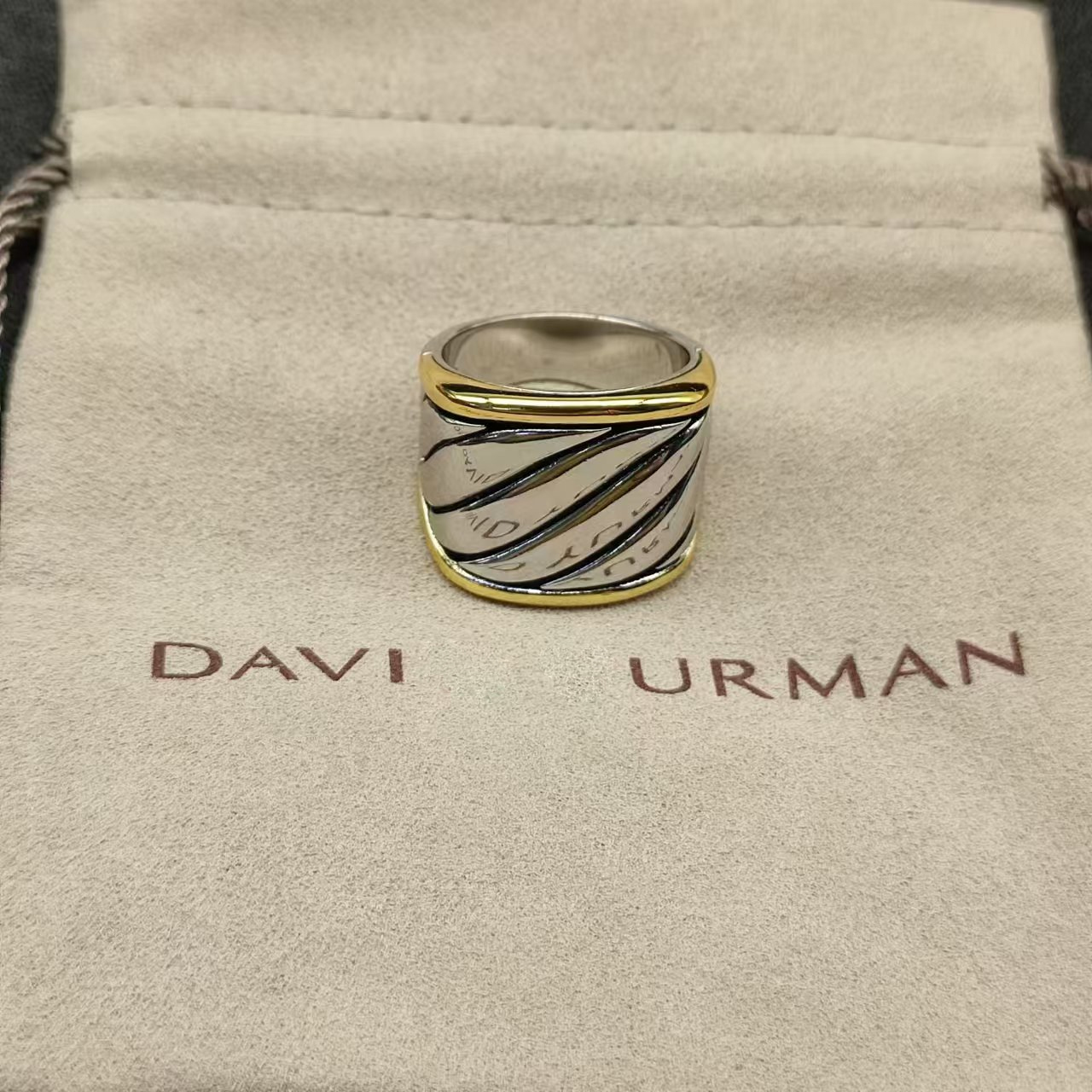 2026 925 Sterling Silver Christmas New DY Jewelry Retro Ring Couple Trend Fashion Simple Spiral Design Colored Crystal Ring for Men and Women To Wear