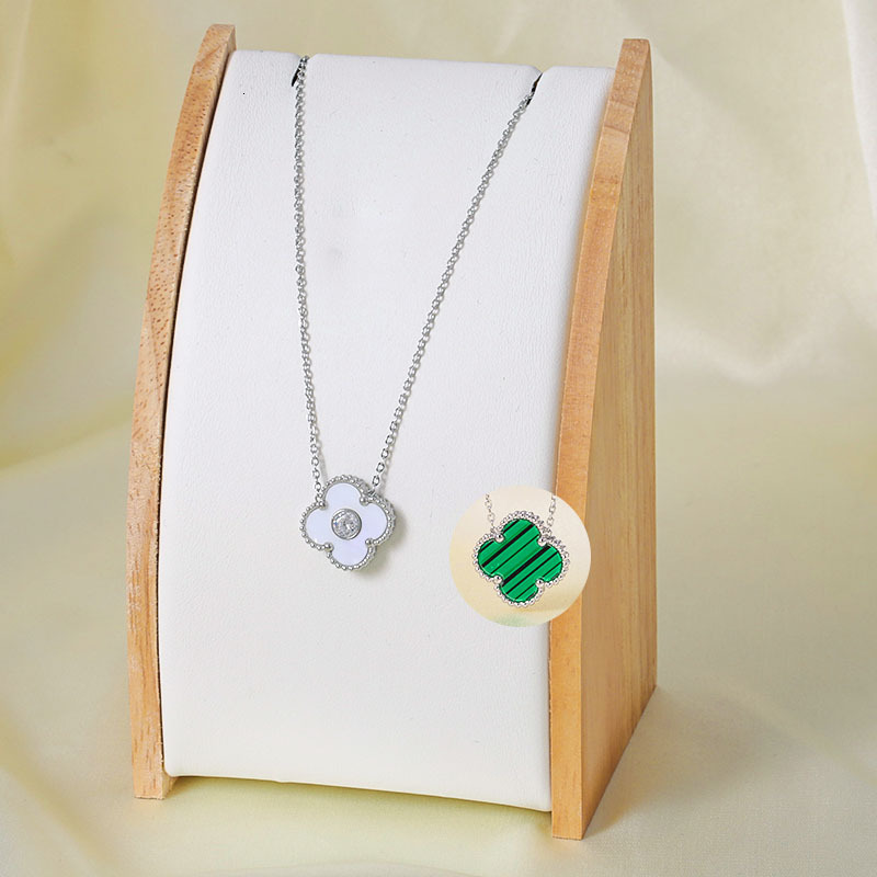 Minimalist Four-Leaf Clover Necklace for Women, Two-Way Wear, Non-Fading, High Version V Gold Craftsmanship, 50cm, High-End Feel Jewelry for Women