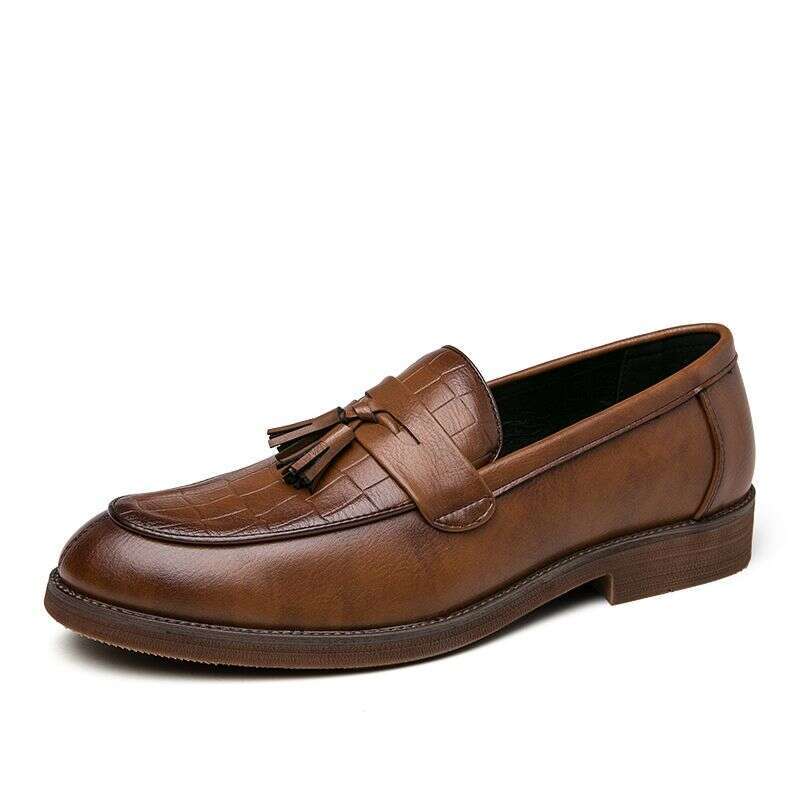2022 Leather Casual Men Loafers Band Slip On Male Dress Shoes Leisure Style Big Size 38-47 Good Wear-resistant Sole