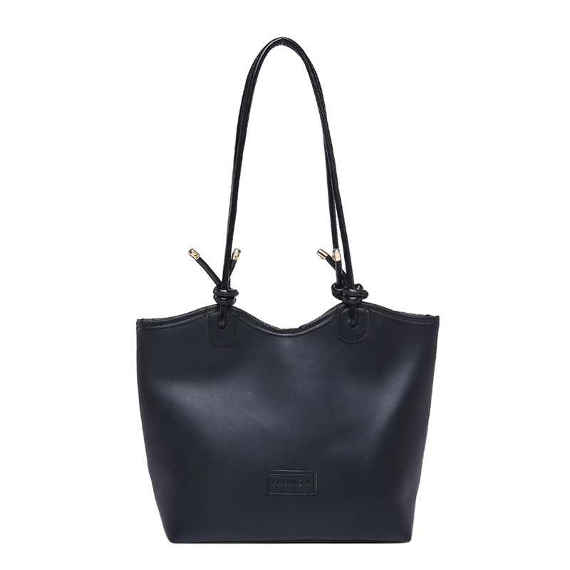 Free shipping designer Shoulder Bags Large capacity bag women fashionable casual commuting bag lightweight shoulder women black white