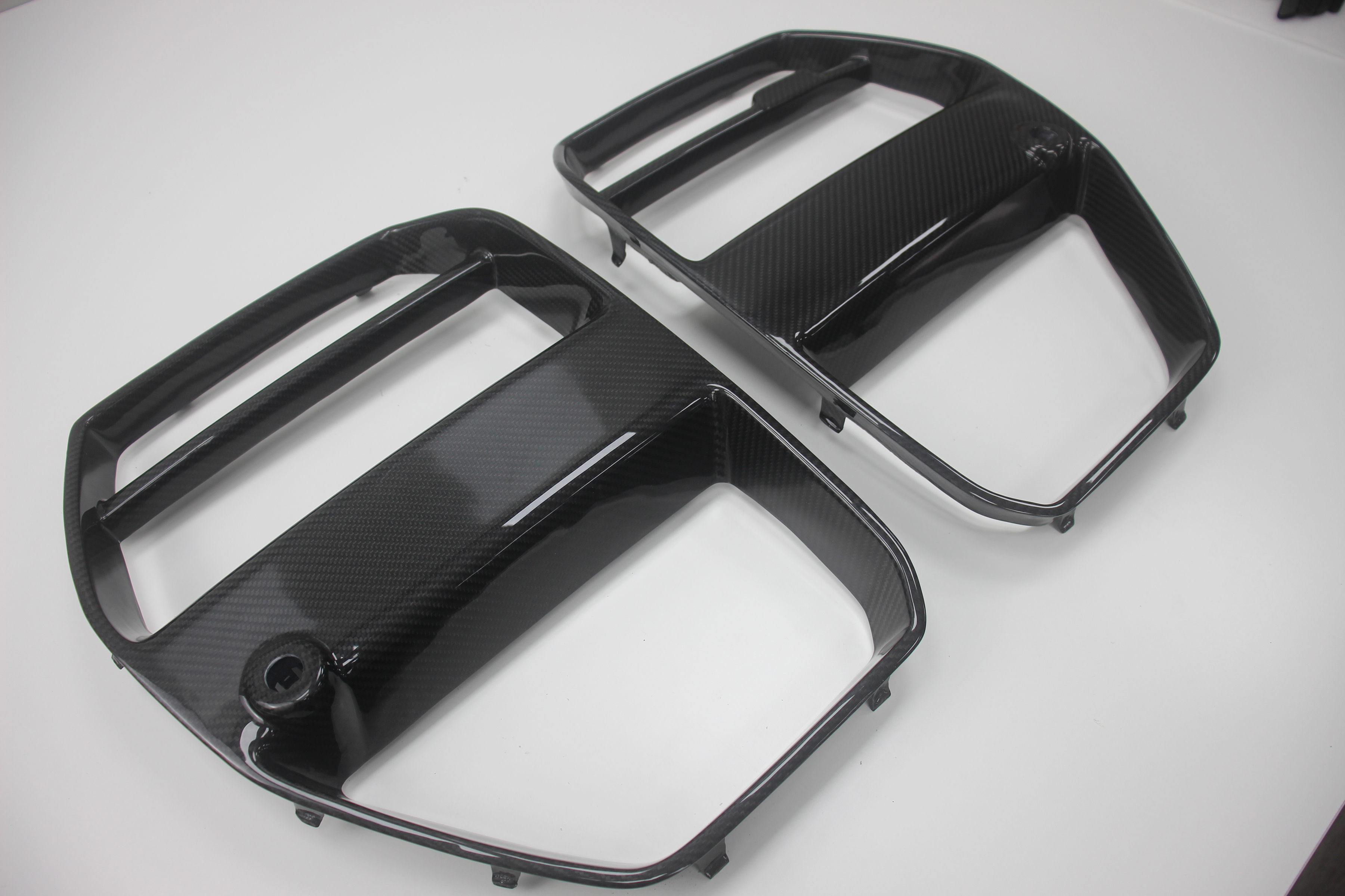 For BMW M3 M4 G80 G82 grille V Style High quality Dry Carbon Fiber Car Front Bumper Intake Grills Bumper Air Intake