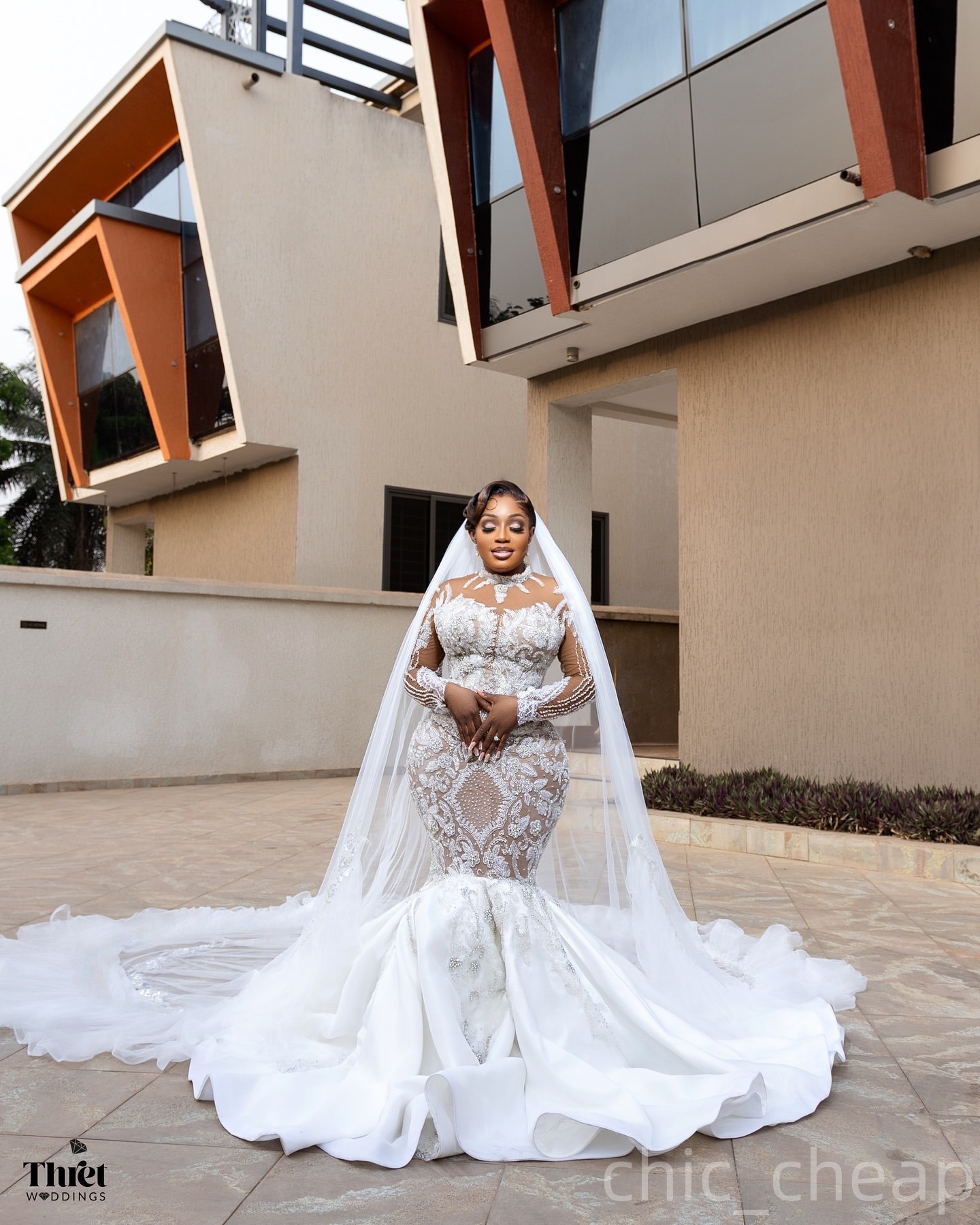 2025 Aso Ebi Plus Size Ivory Mermaid Wedding Dress Floral Lace Beaded Crystals Illusion Satin Bridal Gowns Dresses ZJ06180