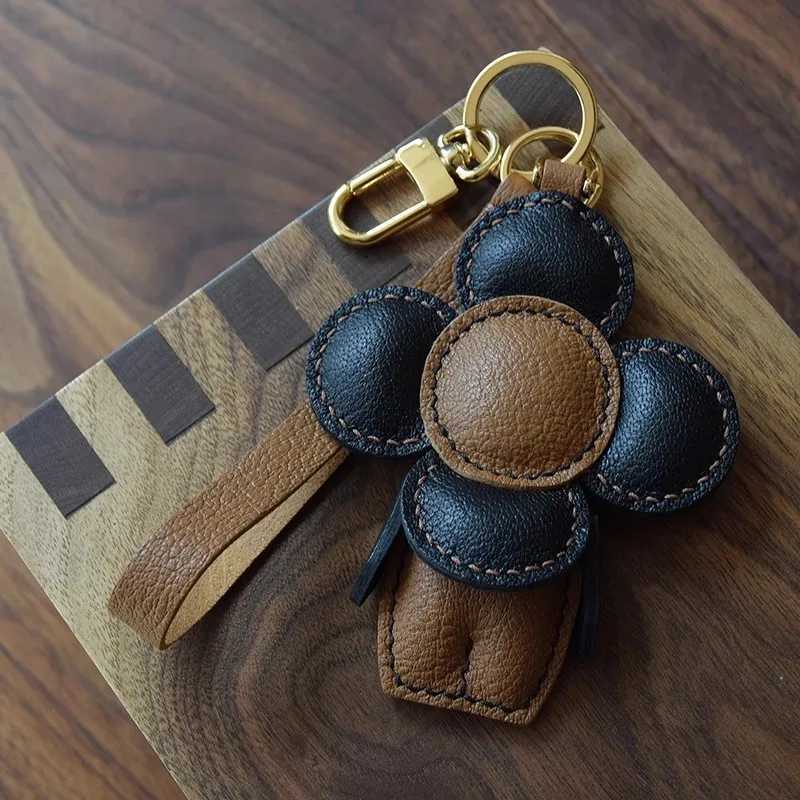 Genuine Leather Pendant Keychain Flower Bag Charm Car Keychain Rope Ring Pendant Decoration Y250815