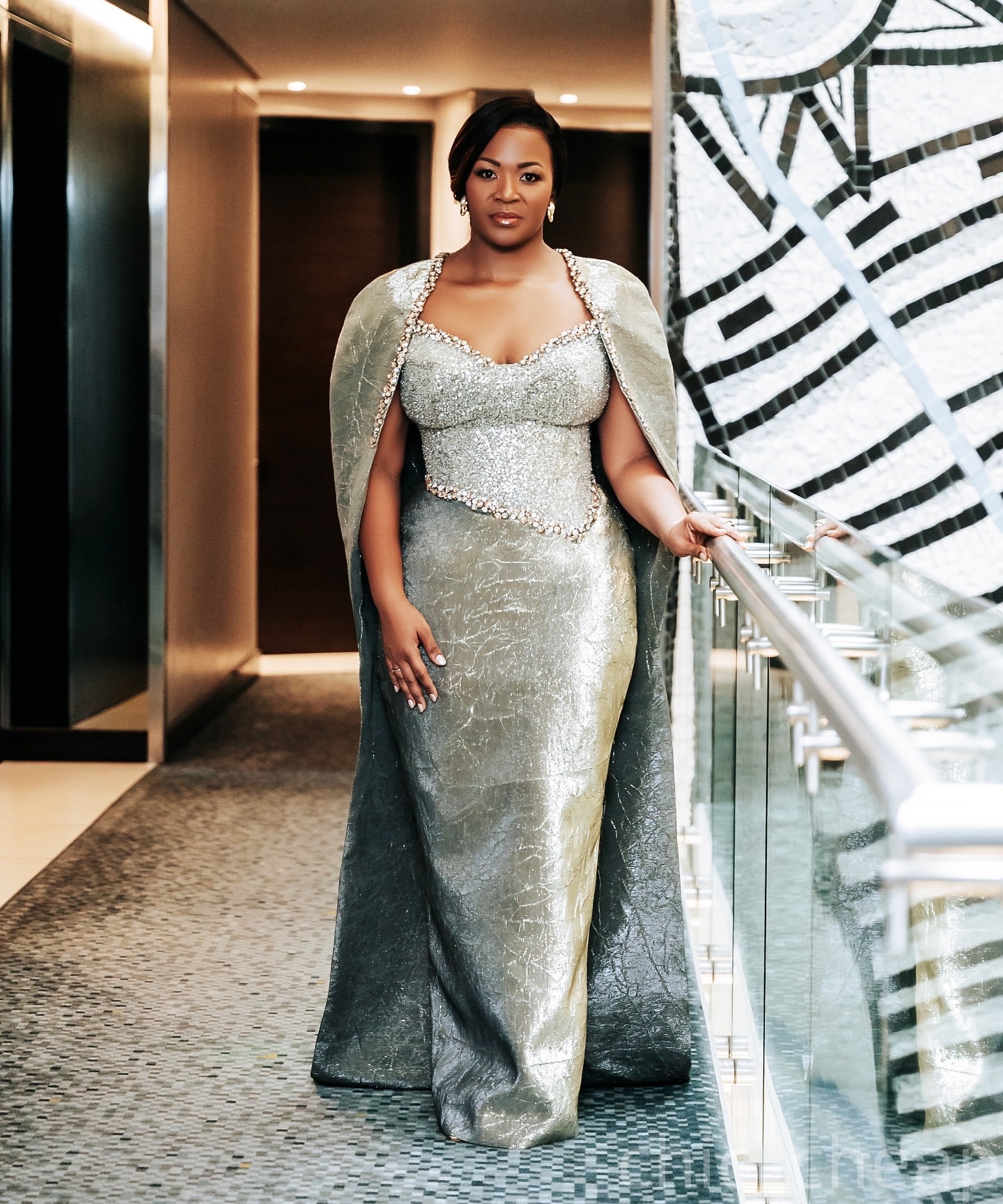 2025 Plus Size Silver Sheath Mother Of Bride Dresses Beaded Crystals Two Pieces Evening Party Mama's Dress Vintage Birthday Wedding Guest Groom M