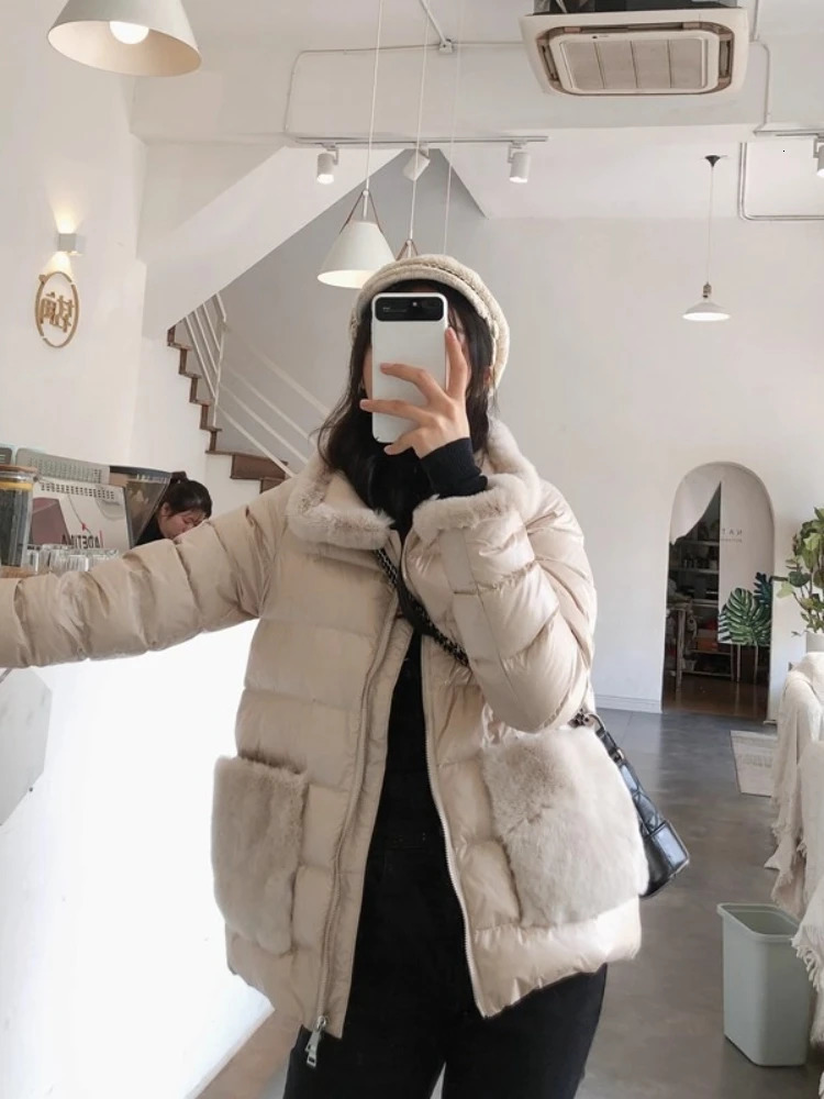 Winter Down Jacket Rabbit Fur Short Puffer Coat Female Stand Collar Pocket Lightweight 90% White Duck Downs Coats 250811