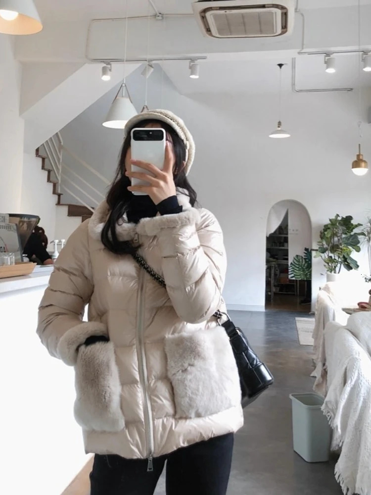 Winter Down Jacket Rabbit Fur Short Puffer Coat Female Stand Collar Pocket Lightweight 90% White Duck Downs Coats 250811