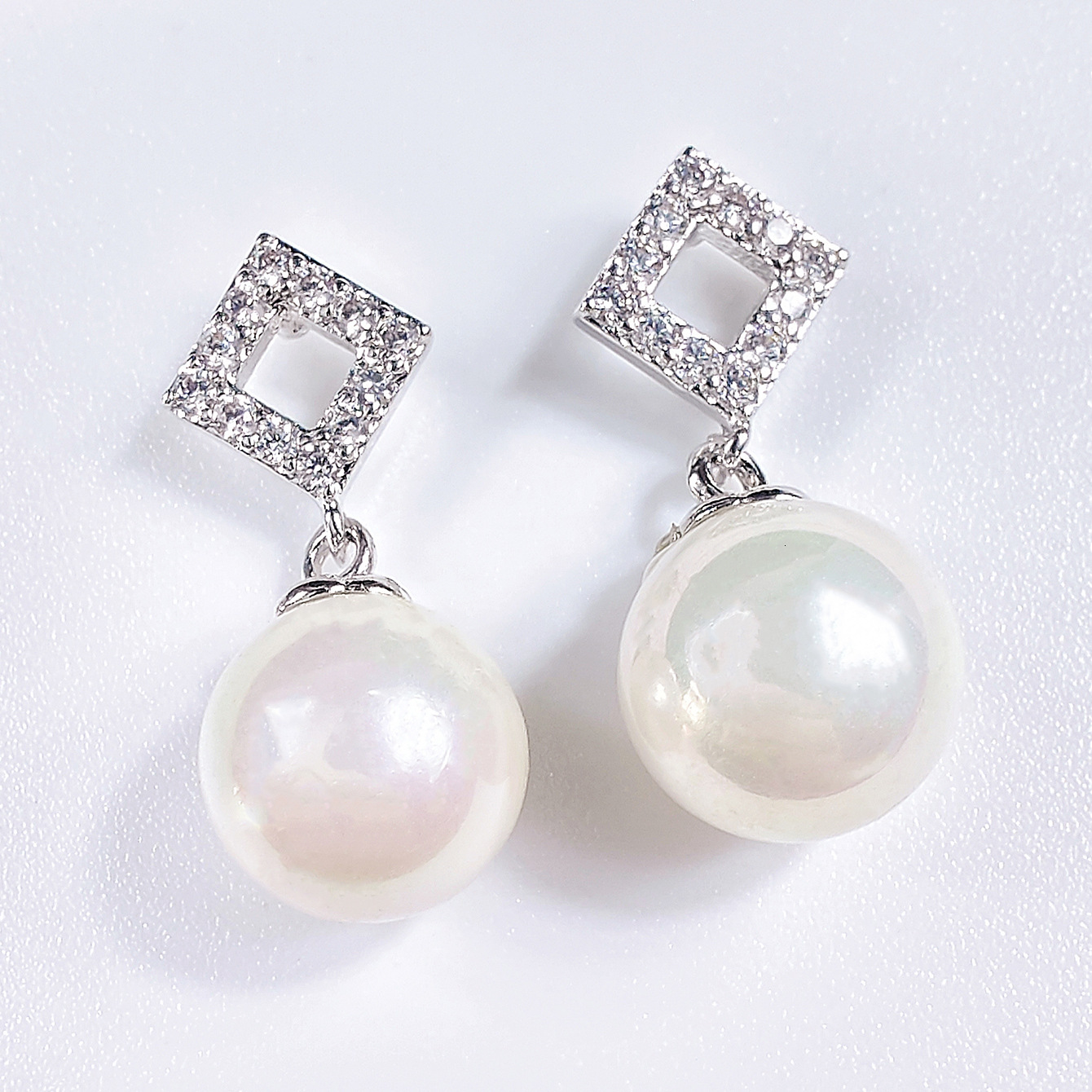 Korean Style Fashion Geometric Elegant Pearl with Rhinestones Trendy Women's Sexy Earrings e8303