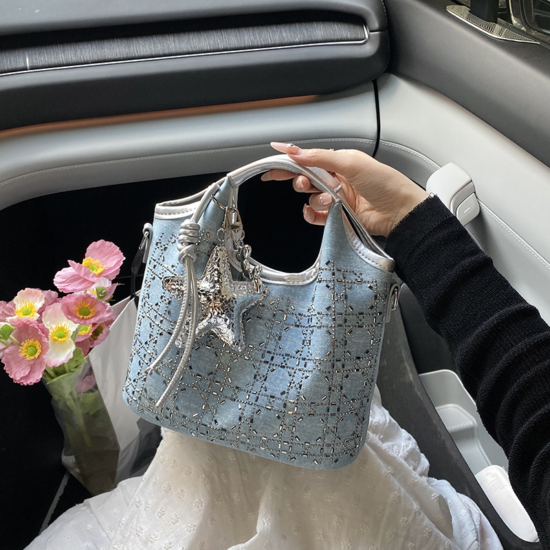Fashionable Women's Versatile Hot Diamond Handbag Free Shipping Designer Niche Simple Single Shoulder Crossbody Bag New Korean Bucket Bag Luxury 