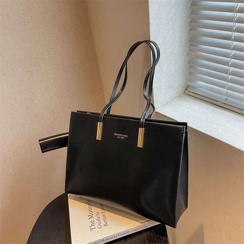 Large-capacity Bag Women's 2023 New High-end Fashion Niche Design Shoulder all-match retro commuter tote bag