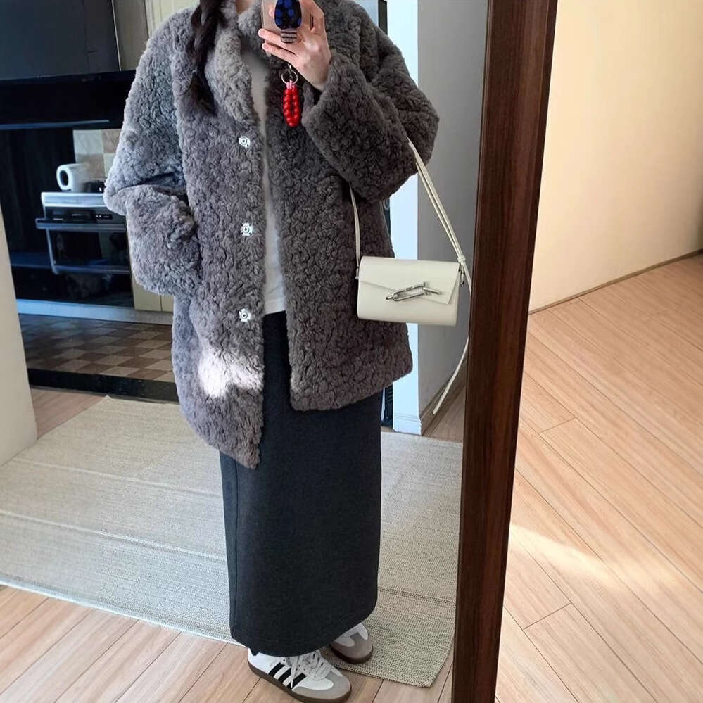 Lazy Mid Length Fur One-piece Coat for Women in Winter, Loose and Environmentally Friendly, Thick Fur Top