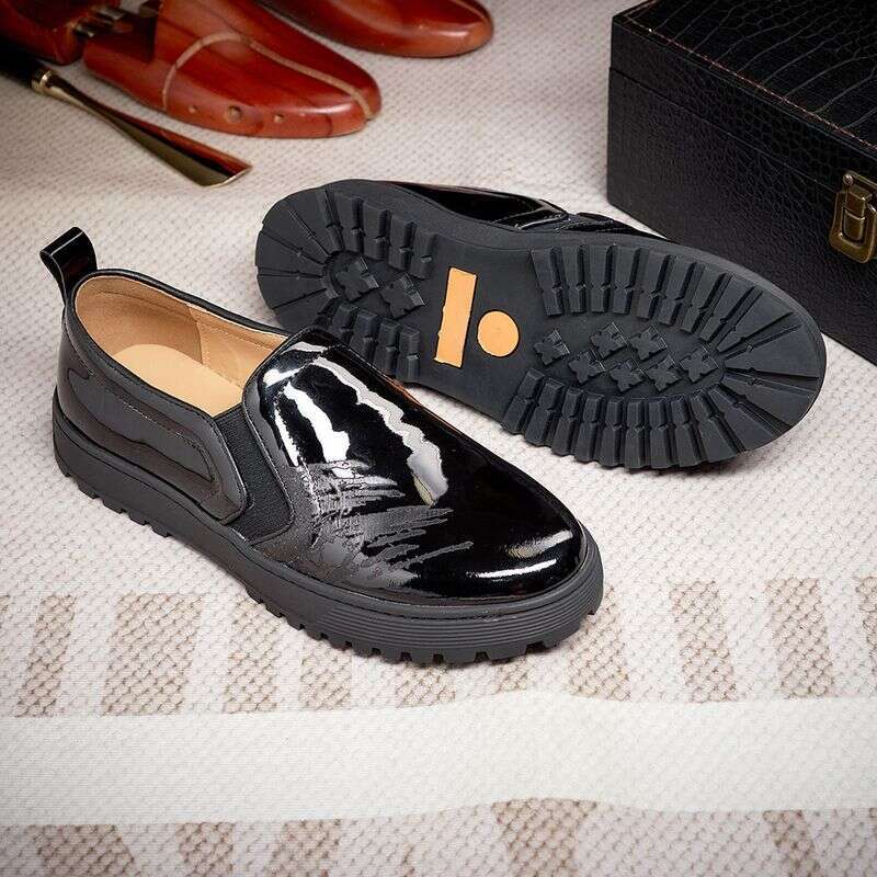 Factory wholesale men's round toe loafers slip on genuine cowhide patent shiny casual leather shoes cross border supply