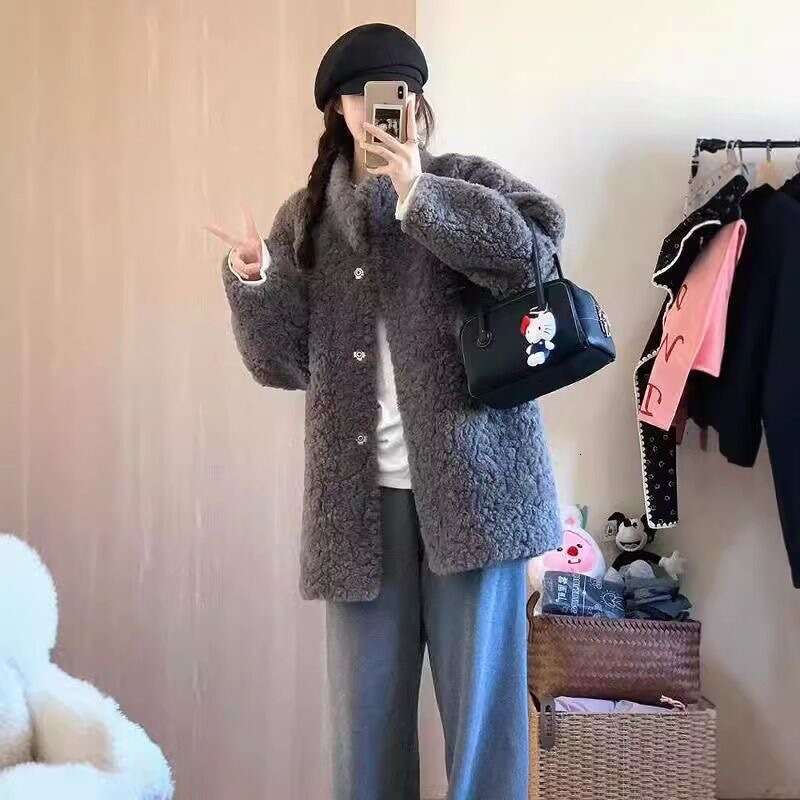 Lazy Mid Length Fur One-piece Coat for Women in Winter, Loose and Environmentally Friendly, Thick Fur Top
