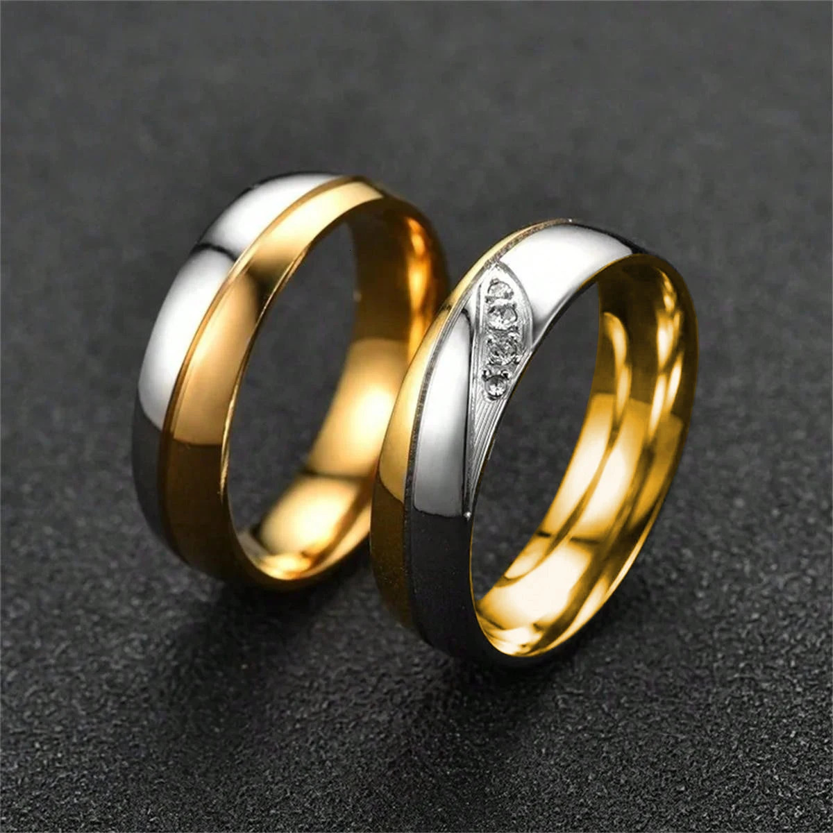 Fashion Stainless Steel Couple Rings For Men Women with Rhinestones Zirconia Rings Wedding Party Jewelry Valentines Day Gifts 250811