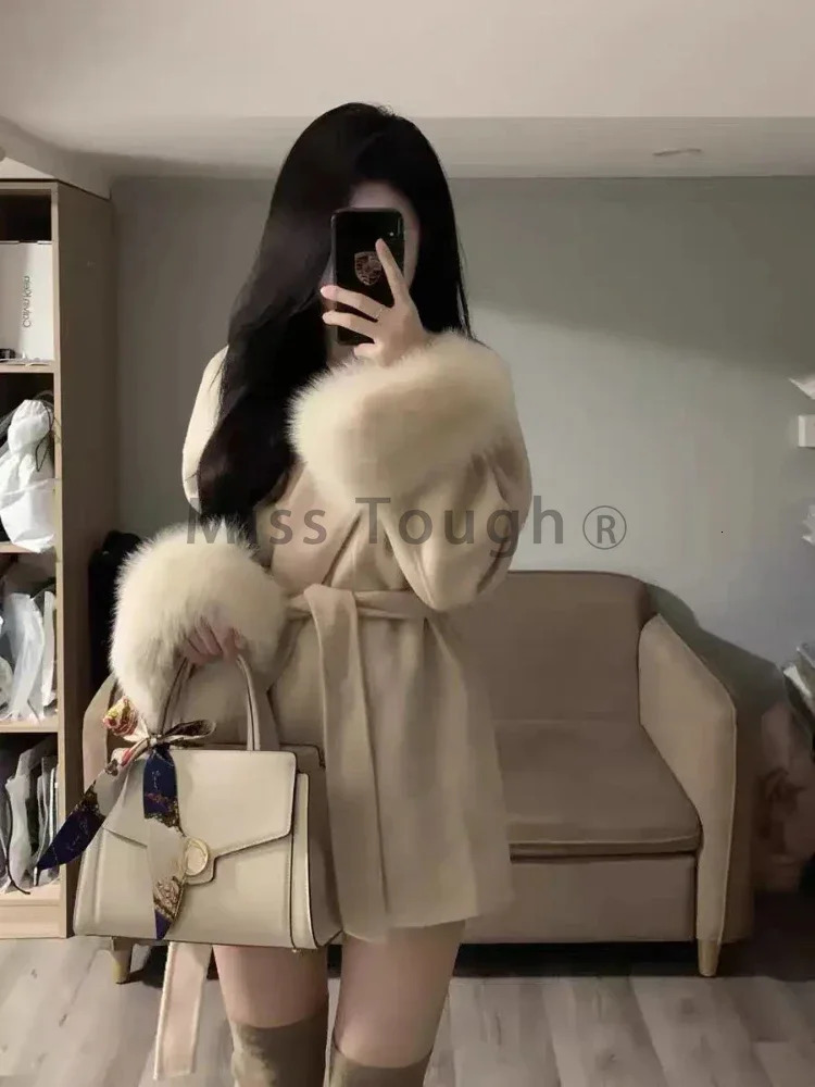 Korean Fashion Black Strapped Woolen Coat Women Clothing Winter Elegant Loose Premium Splicing Hairy Sleeve Warm Coats 250811