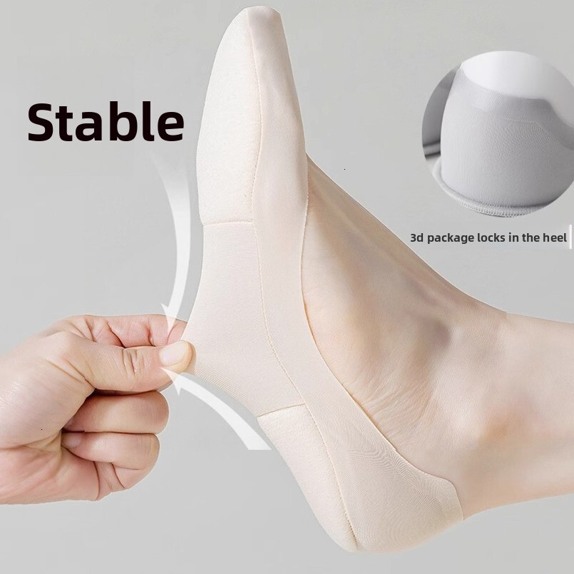 Sponge Pad Ice Silk Boat for Women, Summer Thin Style, Sweat-Absorbent, Breathable, Non-Slip Silicone Invisible Shallow Mouth Women's Socks