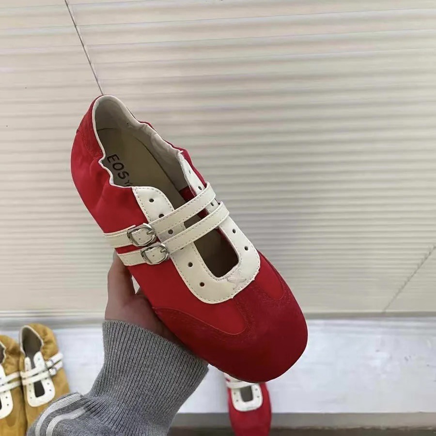 Designer 2025 new women's flat shoes, ballet shoes, sports and casual shoes