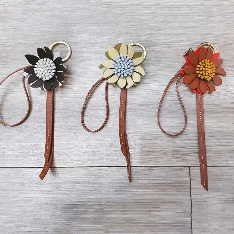 Sunflower Flower Bag Charm For Womens Bag High-end Fashion Exquisite Workmanship Bag Decoration Bag Accessories 2025 New Y250815