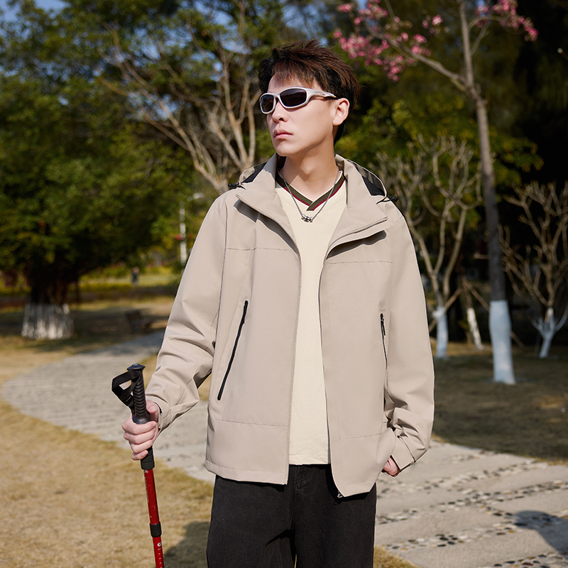 Versatile Weather Protection with Moisture Management Technology