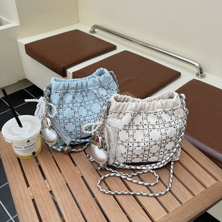Free Shipping Designer Textured Rhinestone Shoulder Bag Urban Minimalist Women's New Luxury Handbag Casual Crossbody Bucket Bag Fashion Drawstrin