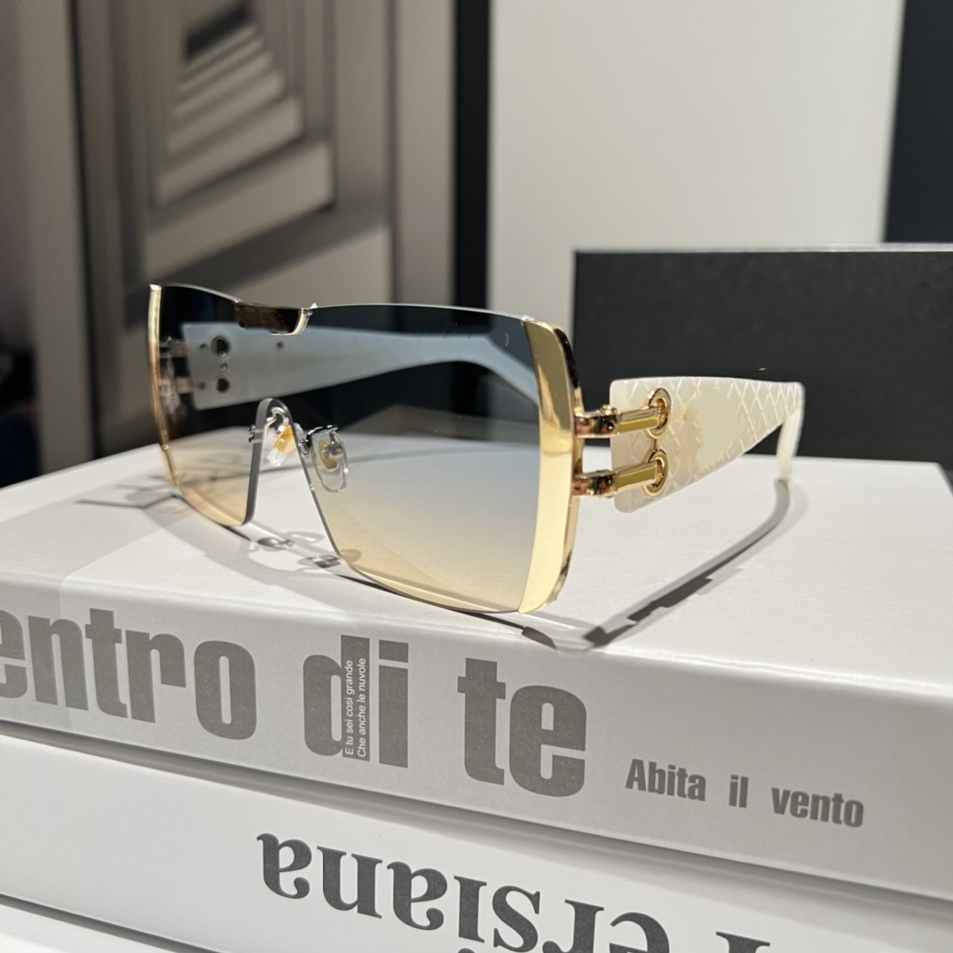 Hot 2024 top designer Summer Fashion Retro Oversized Square Polarized Sunglasses for Women Men Vintage Shades UV400 Classic Large Metal Sun Glasses8416