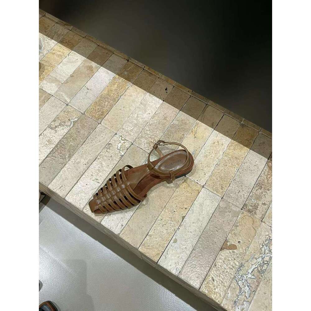 Niche Woven Hollow Toe Pig Cage Sandals Tote for Women Summer Dress Flat Beach Roman Shoes