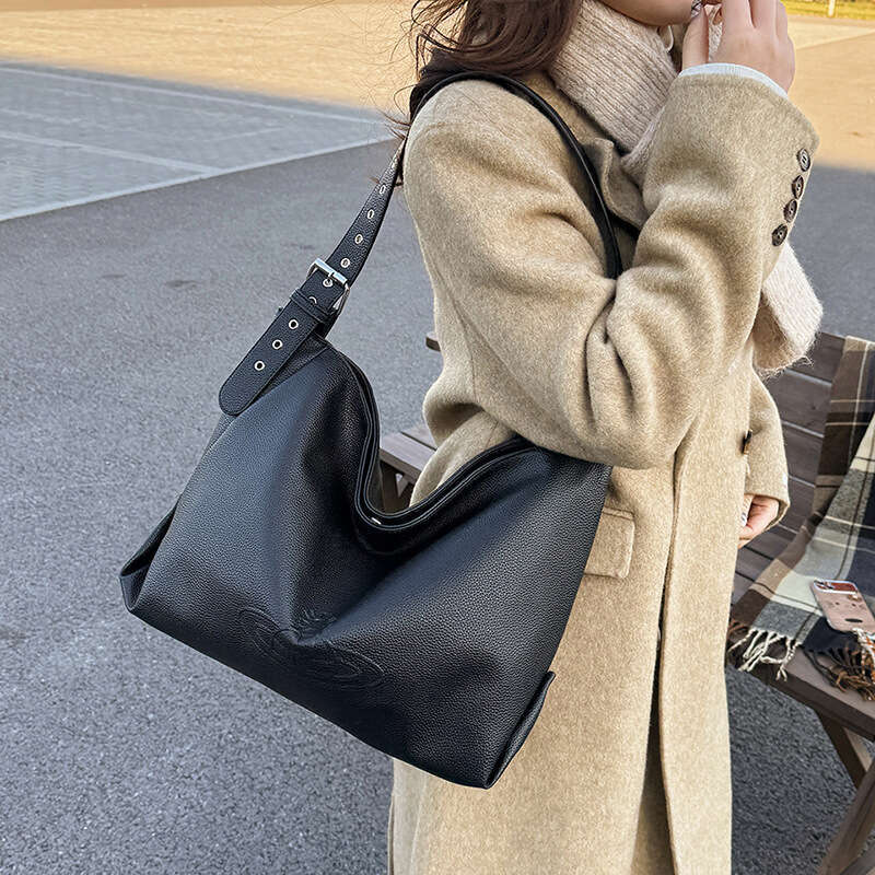 Korean Style Soft Leather Dumpling for Women 2025 New Fashion Bags Tote Designer Versatile Shoulder Crossbody Large Capacity Commuter Bag