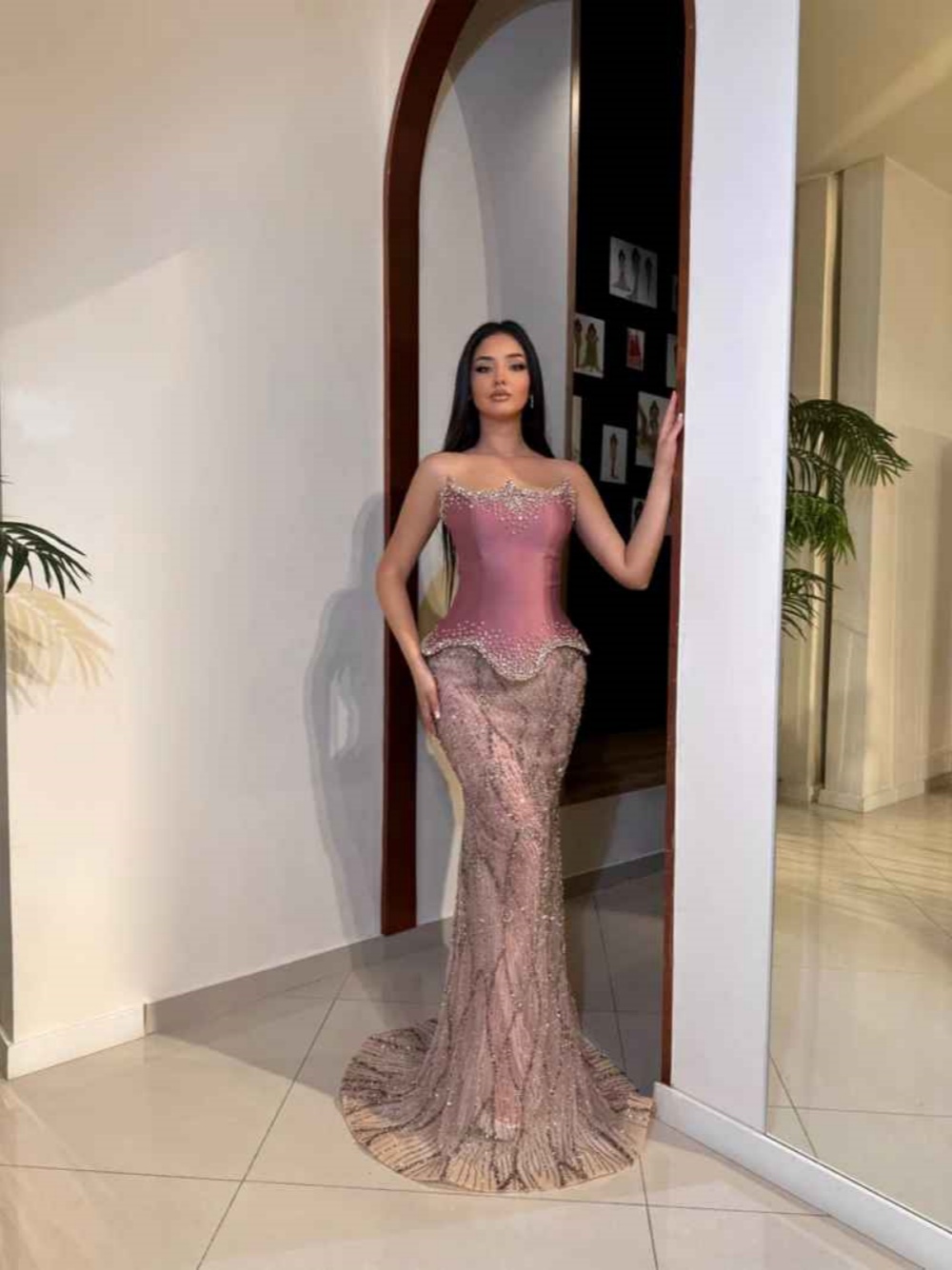 Charming Crystal Mermaid Evening Dress Strapless Sleeveless Sequins Prom Gowns Illusion Floor Length Party Dresses Customized