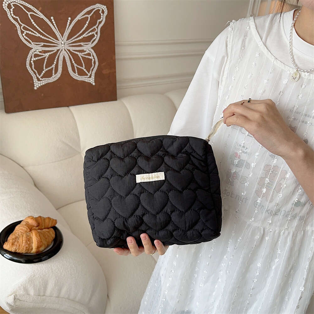 Heart-Shaped Quilted Cotton Clutch with Multiple Compartments for Cosmetics & Coins