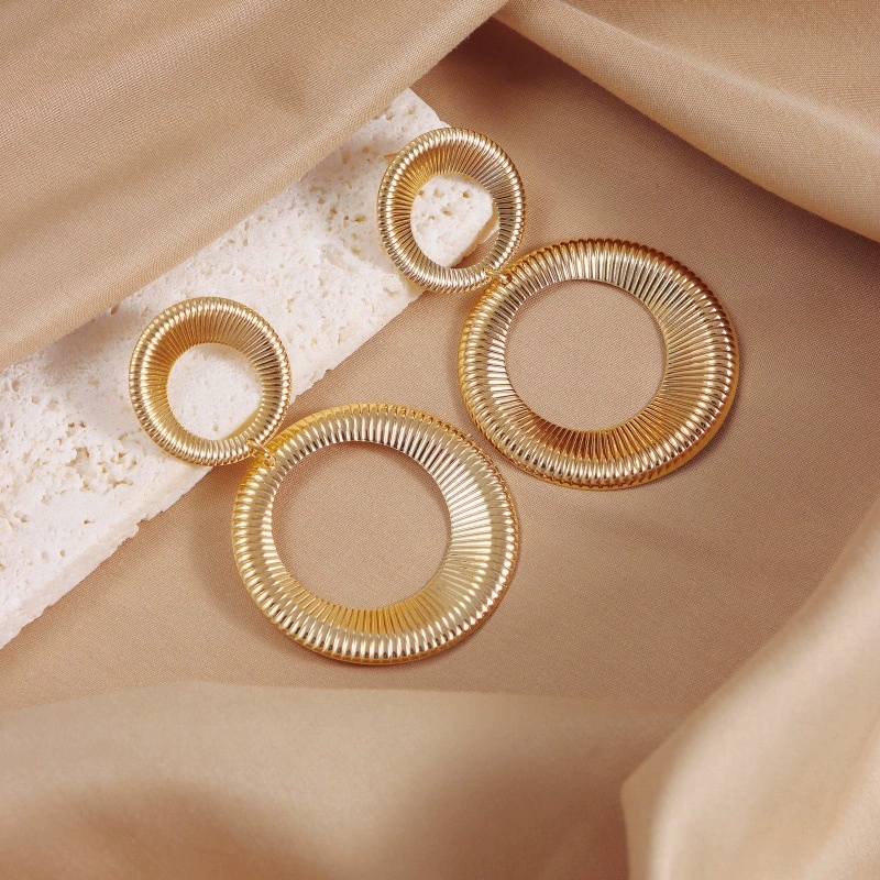 Elegant European & American-Inspired Striped Double-Stud Earring Accessory