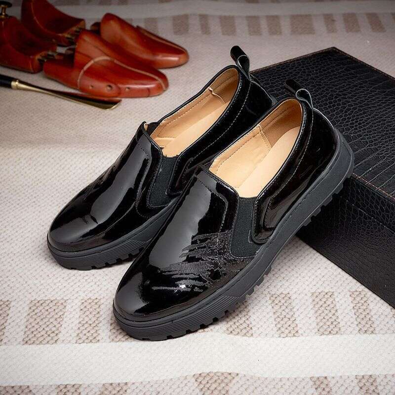 Factory wholesale men's round toe loafers slip on genuine cowhide patent shiny casual leather shoes cross border supply