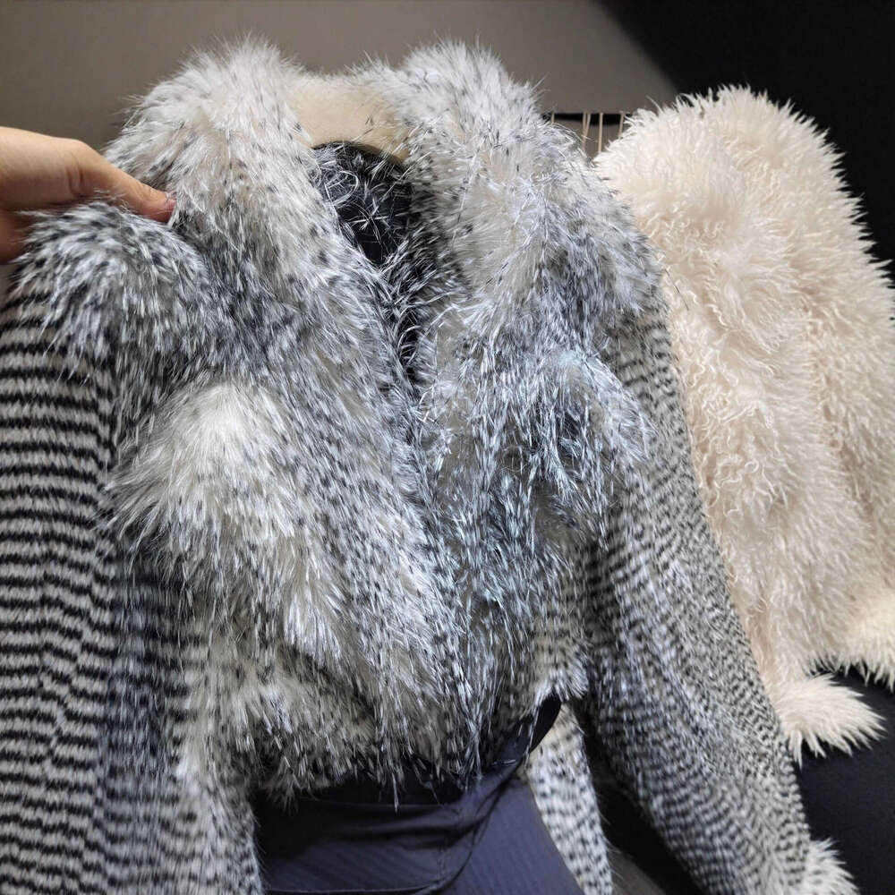 Fur coat with fox fur fringed gradient, short thickened warm coat, European and American plus-size women's style