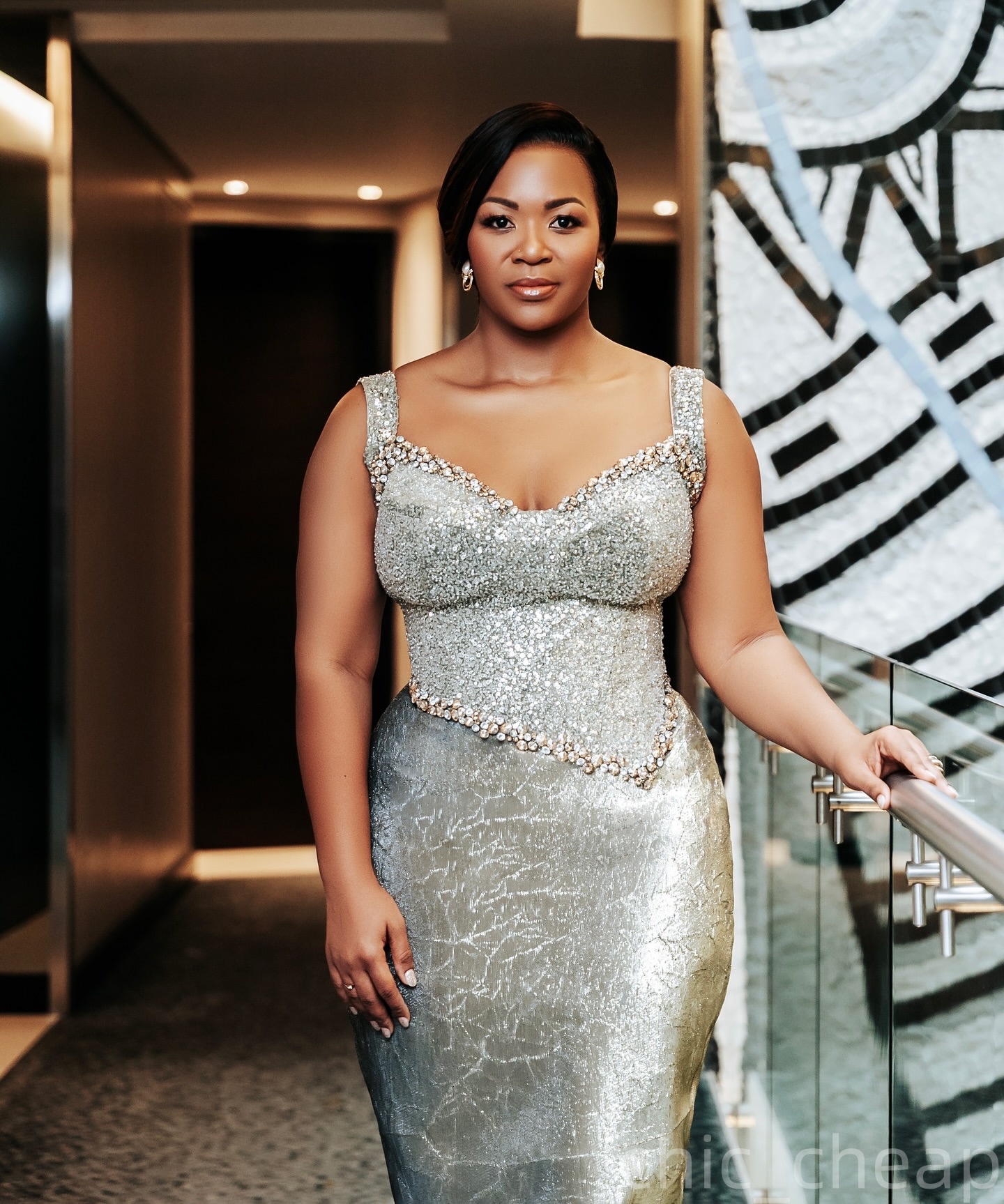 2025 Plus Size Silver Sheath Mother Of Bride Dresses Beaded Crystals Two Pieces Evening Party Mama's Dress Vintage Birthday Wedding Guest Groom M