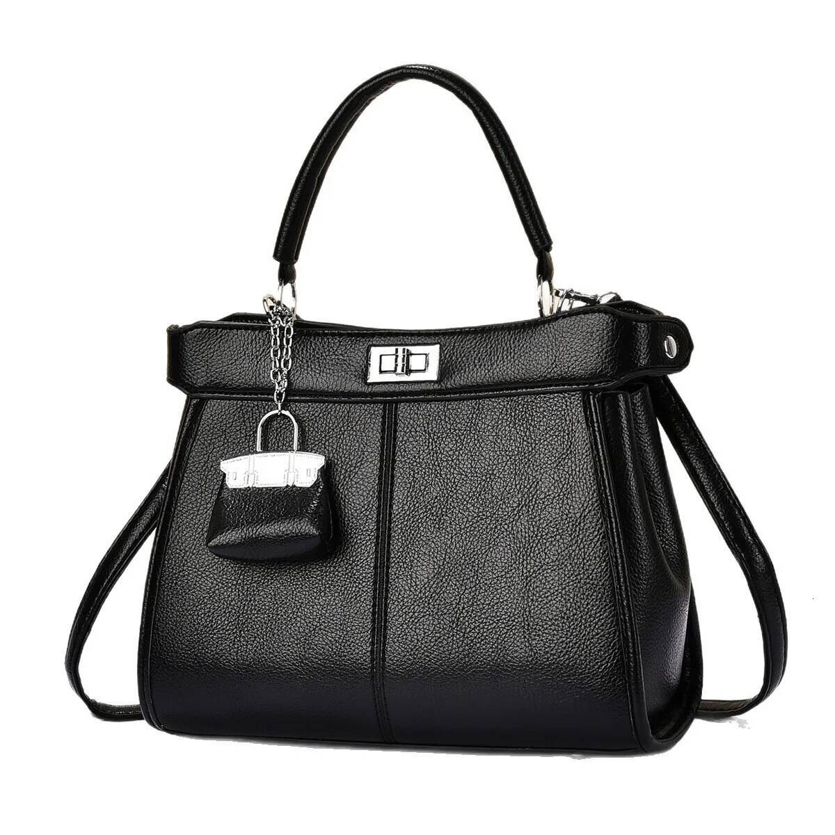 New Fashion Womens Handbags Lock Buckle Large Capacity Shoulder Bags Commuting Trendy Versatile Celebrity Crossbody Bag