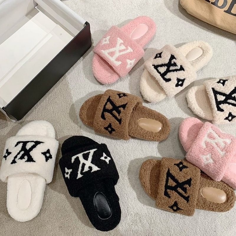 New Women's Slippers with Stylish Letter Prints - Versatile Design Thick-Soled & Comfortable Autumn and Winter Warm Style 2025